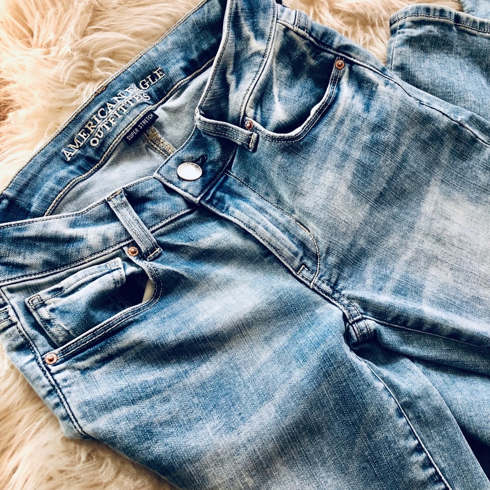 American Eagle skinny light wash jeans 0